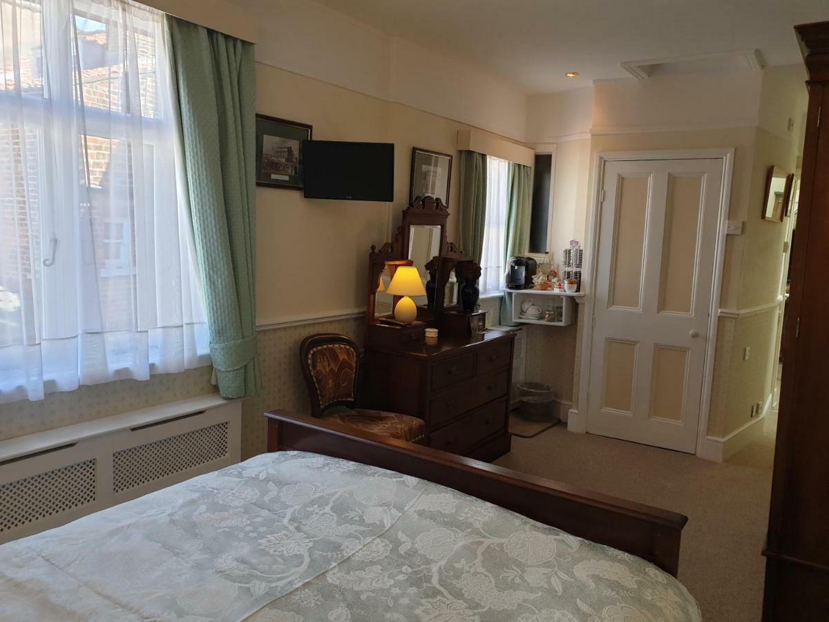 Saint Hilda'S House Bed & Breakfast Whitby Exterior photo