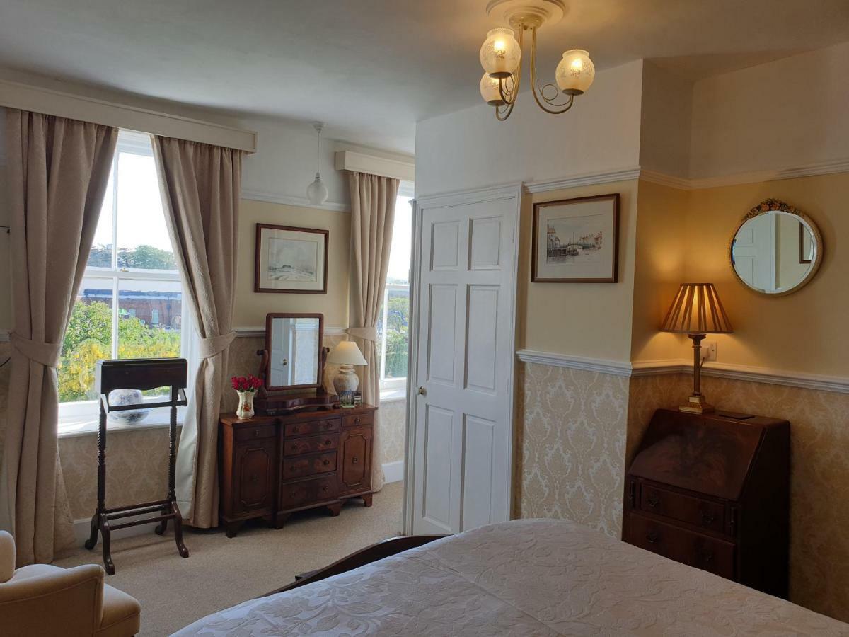 Saint Hilda'S House Bed & Breakfast Whitby Exterior photo