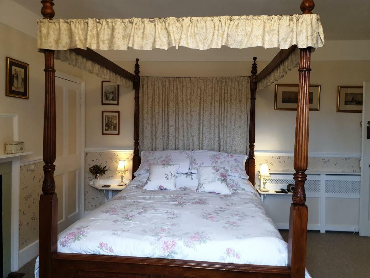 Saint Hilda'S House Bed & Breakfast Whitby Exterior photo