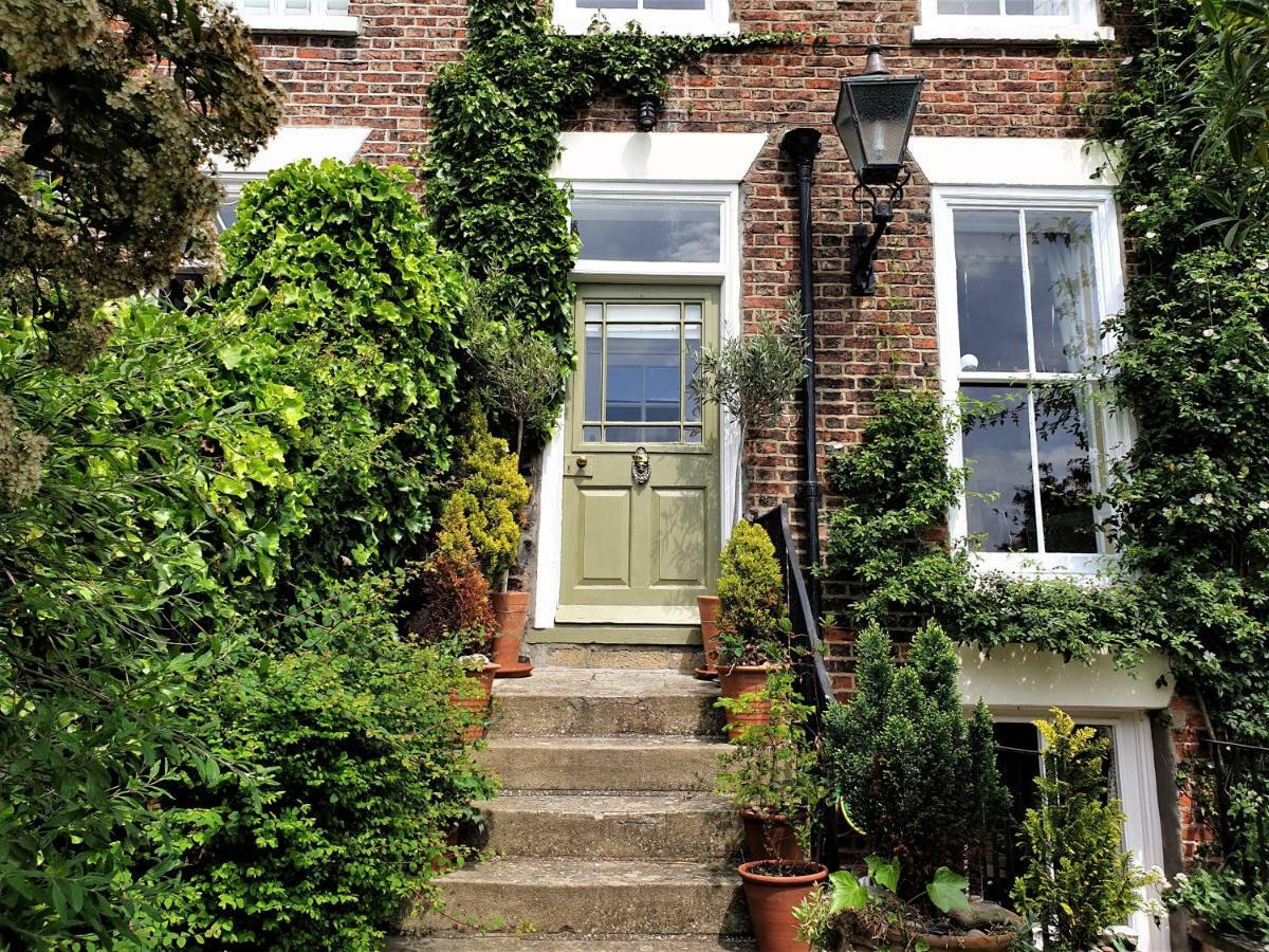 Saint Hilda'S House Bed & Breakfast Whitby Exterior photo